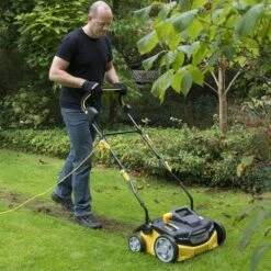 Powerplus POWXG7516 Verticuteerder / Verluchter - 1800W - 360mm 7 Powerplus POWXG7516 Verticuteerder / Verluchter - 1800W - 360mm -Hulpmiddelen Voor Thuis 67e1451dc41420a45d1ea852c07f7875