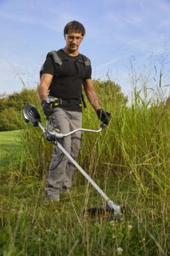 Stiga BC 900e B Accu Bosmaaier - 43cm -Hulpmiddelen Voor Thuis f16e08f58eff5987a53d6f49ae824bea